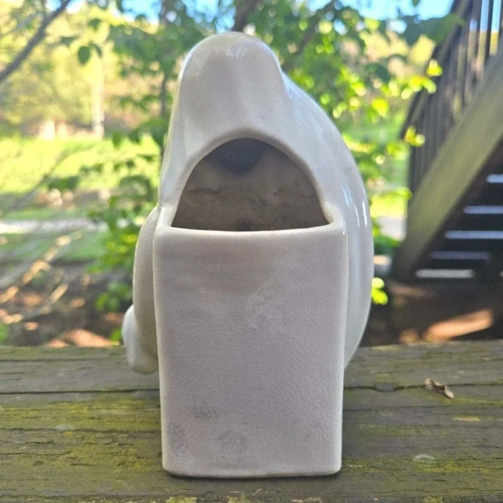 Vintage Madonna Virgin Mary Ceramic Wall Pocket Planter Gold Trim White‎ 6.5